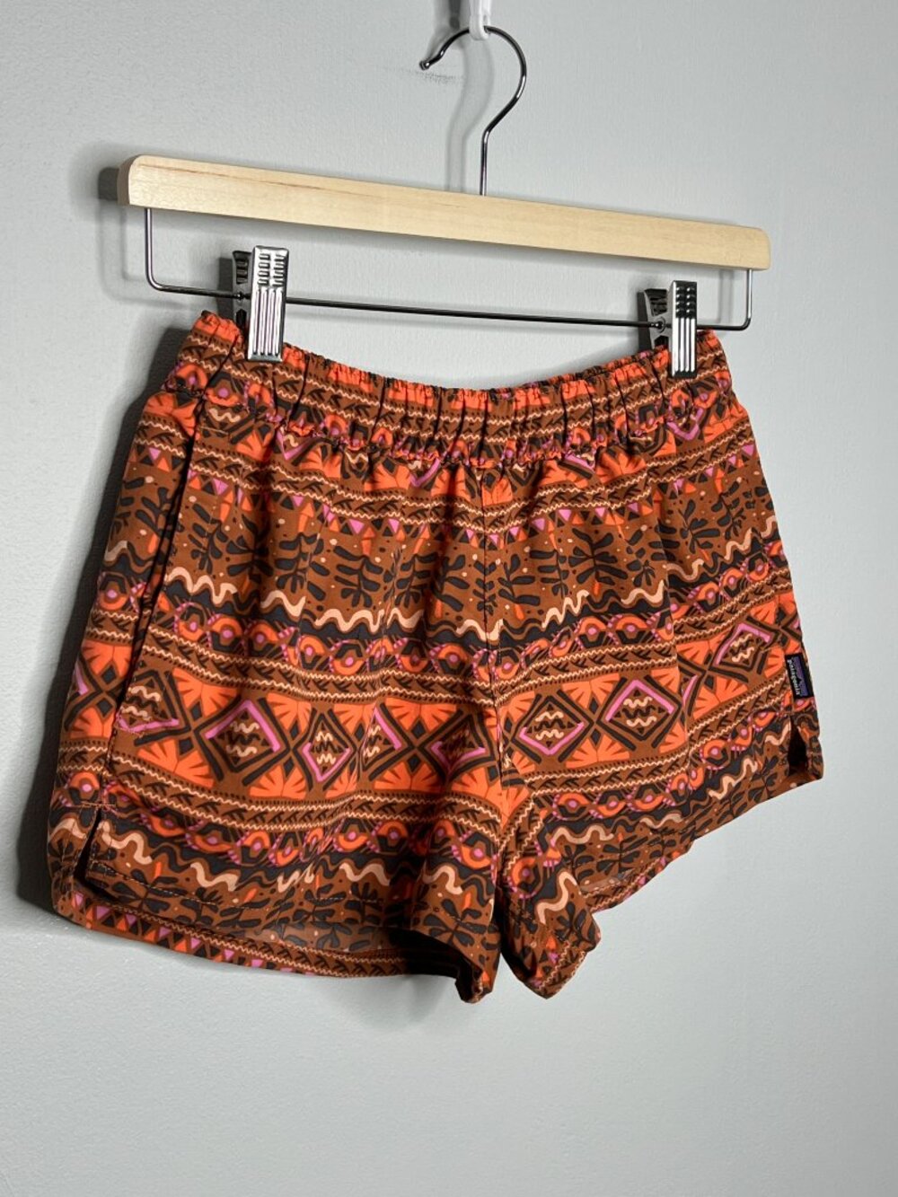 Patagonia Barely Baggies Shorts Women's XS Mangrove Tiki Henna Print Style 57043